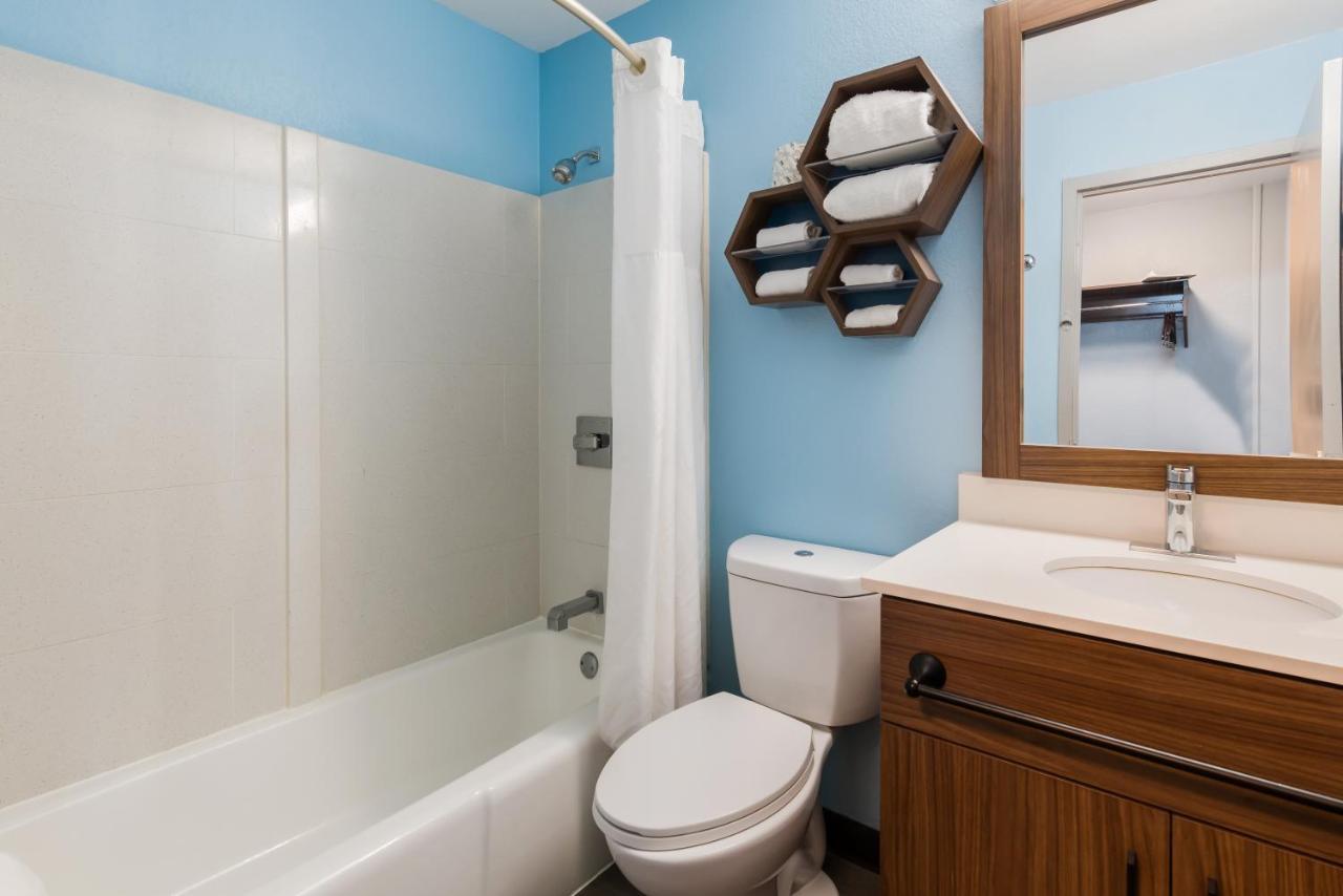 Hometowne Studios By Red Roof Newport News - Hampton West Exteriér fotografie