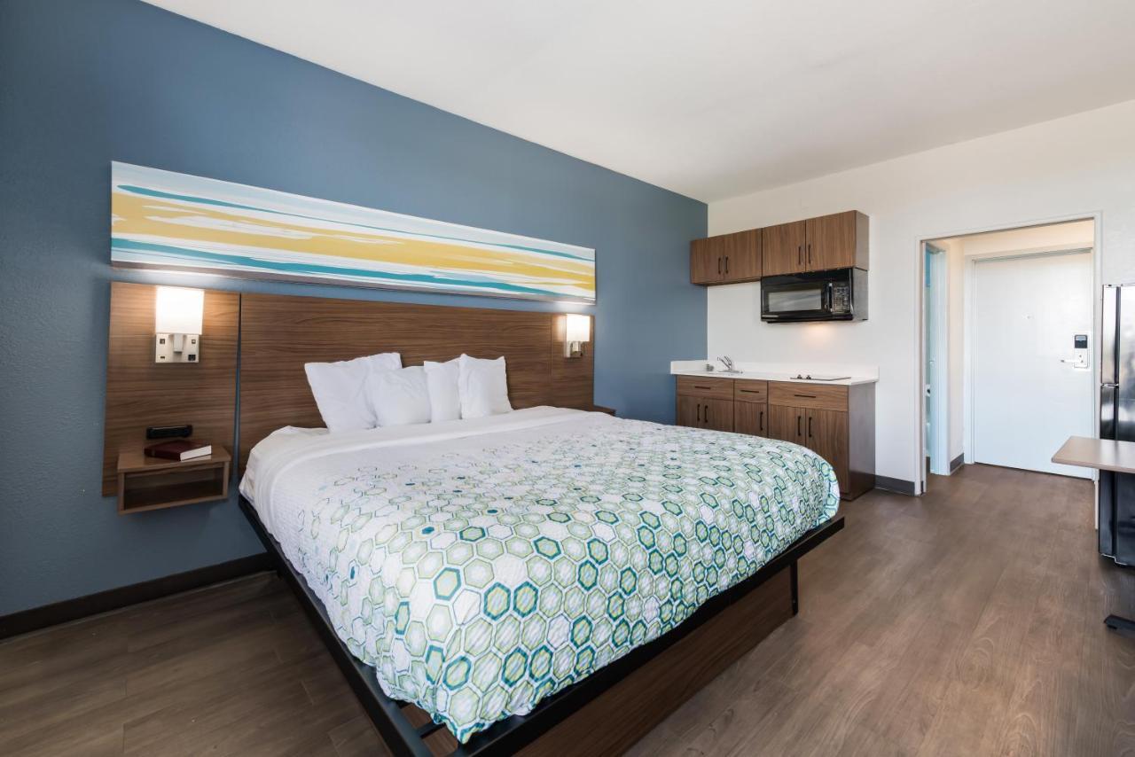 Hometowne Studios By Red Roof Newport News - Hampton West Exteriér fotografie