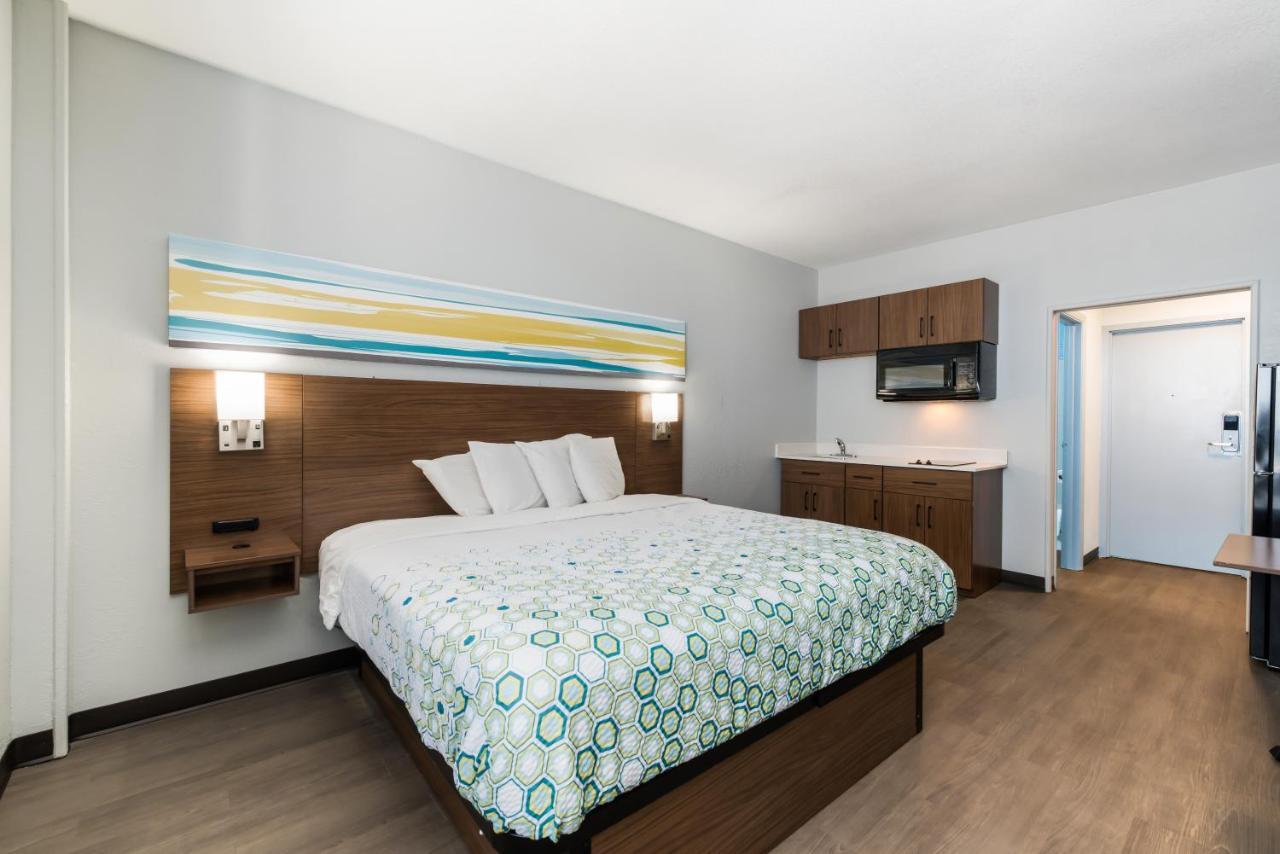 Hometowne Studios By Red Roof Newport News - Hampton West Exteriér fotografie