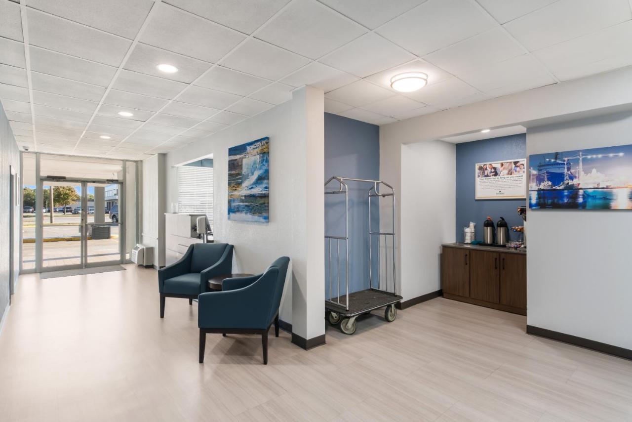 Hometowne Studios By Red Roof Newport News - Hampton West Exteriér fotografie